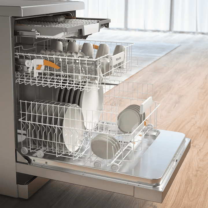 Miele G5410SC Freestanding Dishwasher in Clean Steel