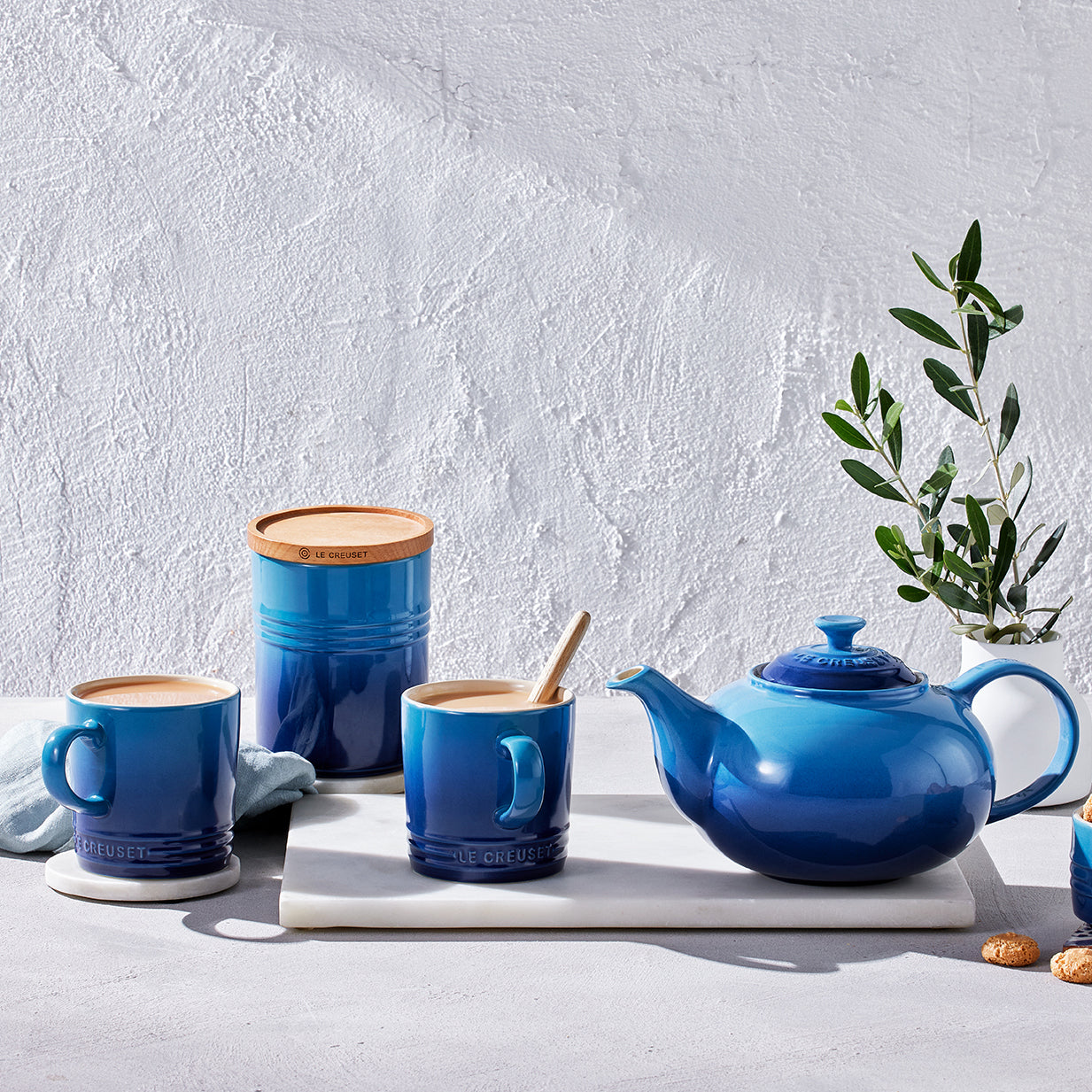 Le Creuset Stoneware Classic Teapot 1.3L Azure - KeansClaremorris